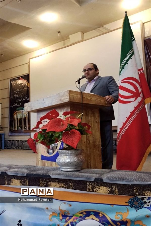 ویژه‌برنامه ورود دانش‌آموزان پایه دهم به مدرسه توحید