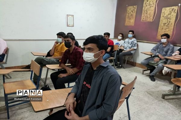 ویژه‌برنامه ورود دانش‌آموزان پایه دهم به مدرسه توحید