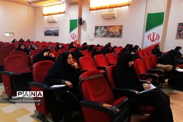 برگزاری دوره آموزشی ویژه مسئولان اجتماعی حوزه‌ها و پایگاه‌های محلات توسط معاونت اجتماعی سپاه ثارالله‌