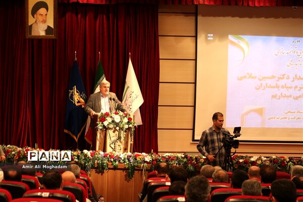 حضور سردار سلامی، در جلسه دانش‌افزایی و توانمندسازی اساتید بسیجی