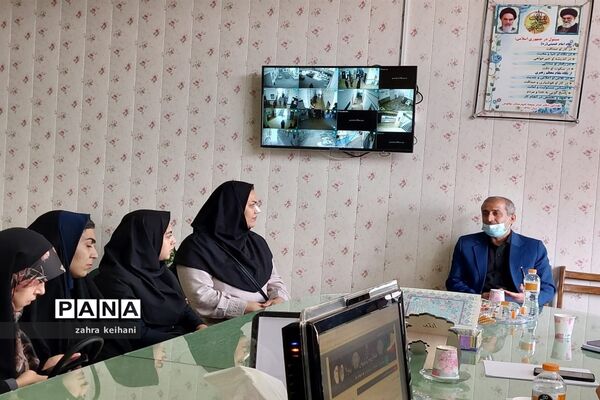 برگزاری میز خدمت سرپرست اداره کل آموزش و پرورش استان مازندران در شهرستان چالوس