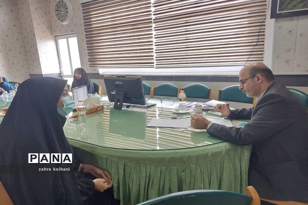 برگزاری میز خدمت سرپرست اداره کل آموزش و پرورش استان مازندران در شهرستان چالوس