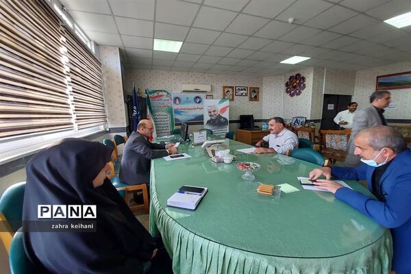 برگزاری میز خدمت سرپرست اداره کل آموزش و پرورش استان مازندران در شهرستان چالوس