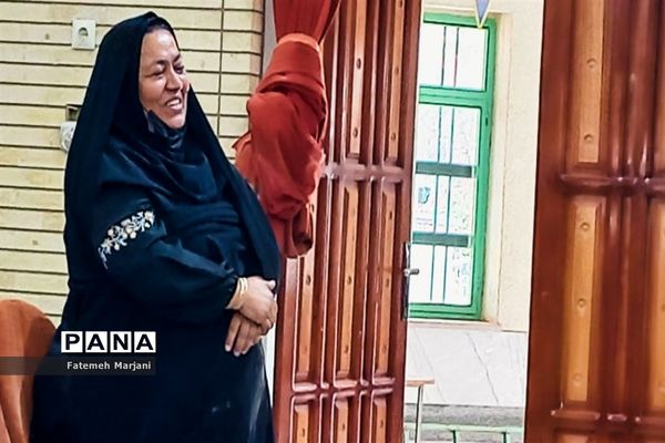 دیدار رئیس سازمان دانش‌آموزی فارس با دانش‌آموزان و مربیان در فیروزآباد