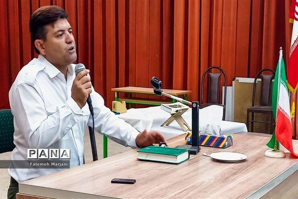 دیدار رئیس سازمان دانش‌آموزی فارس با دانش‌آموزان و مربیان در فیروزآباد