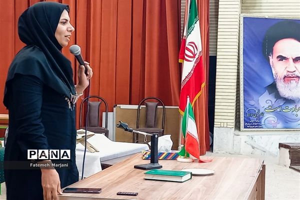 دیدار رئیس سازمان دانش‌آموزی فارس با دانش‌آموزان و مربیان در فیروزآباد