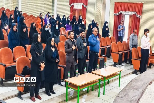 دیدار رئیس سازمان دانش‌آموزی فارس با دانش‌آموزان و مربیان در فیروزآباد