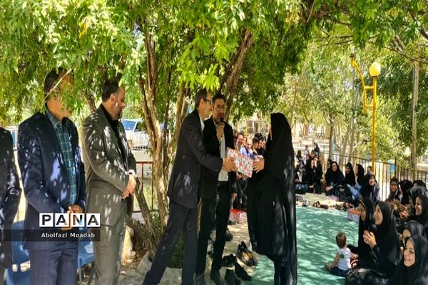 تجلیل از بهورزان نمونه کاشمری