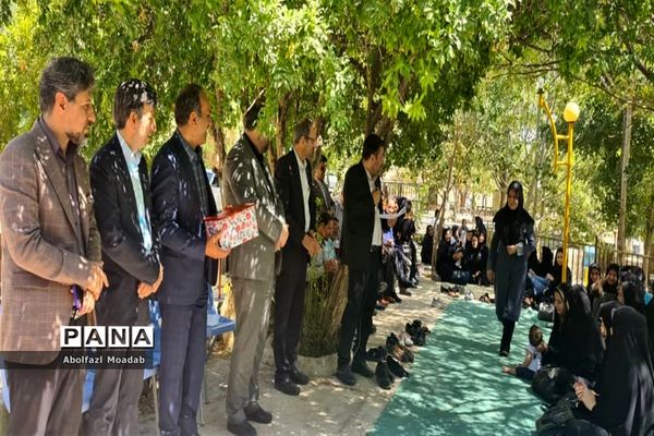 تجلیل از بهورزان نمونه کاشمری