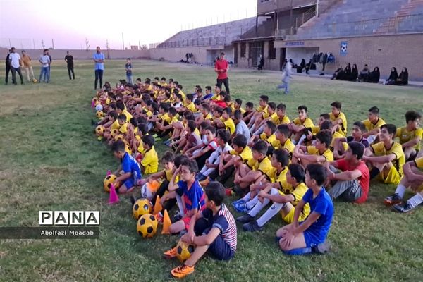 اختتامیه مدرسه فوتبال ستارگان خلیل‌آباد