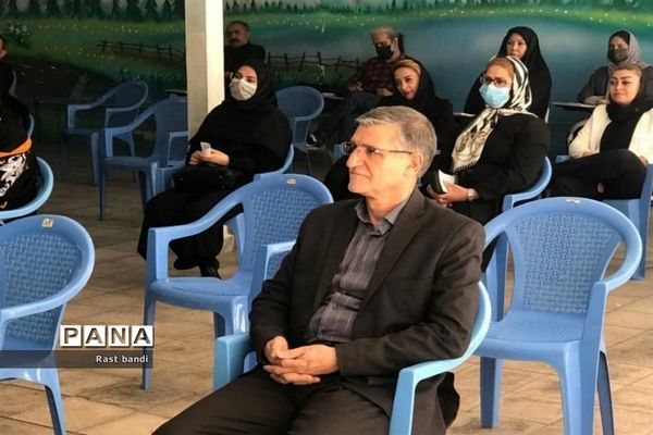 قدردانی از اعضای انجمن اولیا دبیرستان ادیب منطقه ۱۳