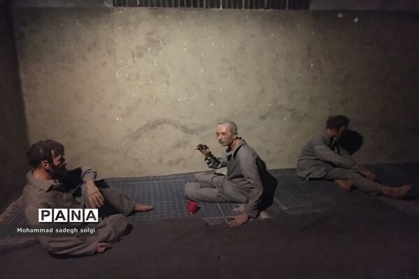 بازدید دانش‌آموزان علامه حلی ۴  از موزه عبرت