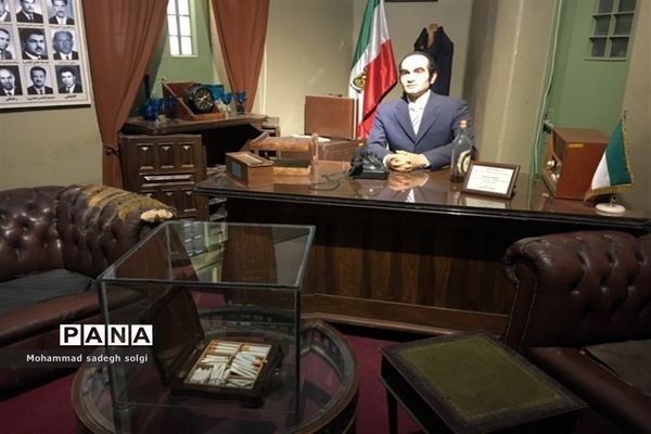 بازدید دانش‌آموزان علامه حلی ۴  از موزه عبرت
