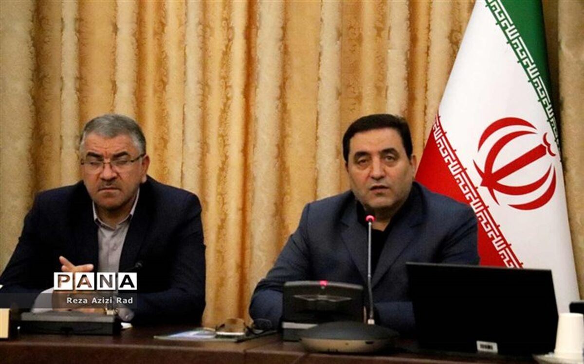 مدیران با تفکر انقلابی در مدارس حضور داشته باشند
