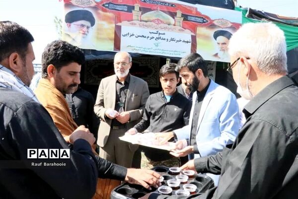 پذیرایی از زائران پاکستانی اربعین در مجتمع ورزشی شهید بهشتی زاهدان