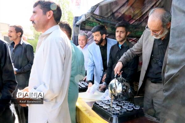 پذیرایی از زائران پاکستانی اربعین در مجتمع ورزشی شهید بهشتی زاهدان