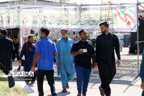 پذیرایی از زائران پاکستانی اربعین در مجتمع ورزشی شهید بهشتی زاهدان