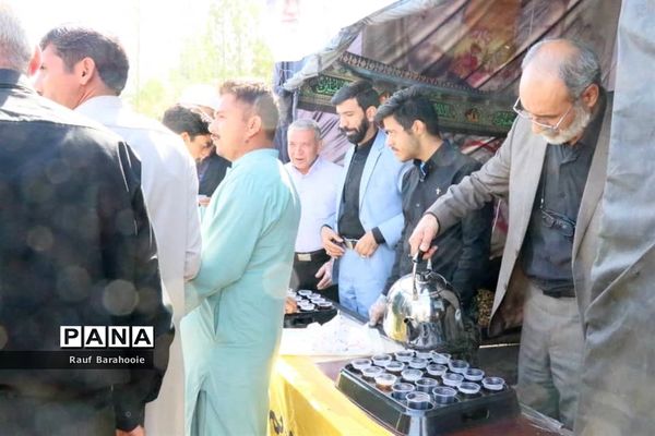 پذیرایی از زائران پاکستانی اربعین در مجتمع ورزشی شهید بهشتی زاهدان