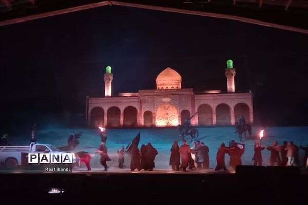 بازدید نمازگزاران نوجوان مسجد جامع جعفریه منطقه ۱۳ از نمایش تنهاتر از مسیح