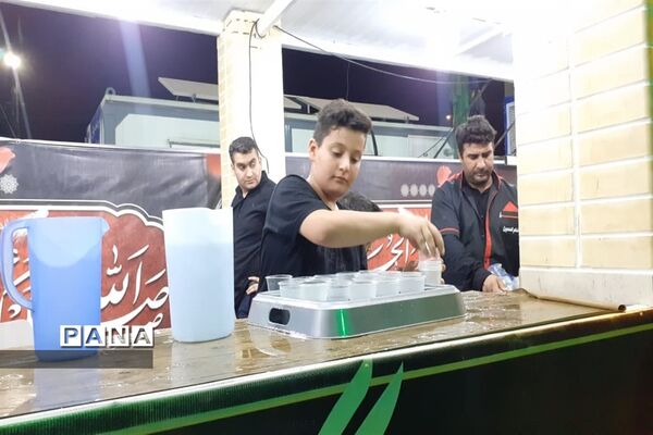 پذیرایی از زوار اربعین در اندیمشک