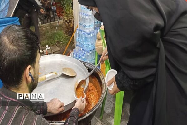 پذیرایی از زوار اربعین در اندیمشک