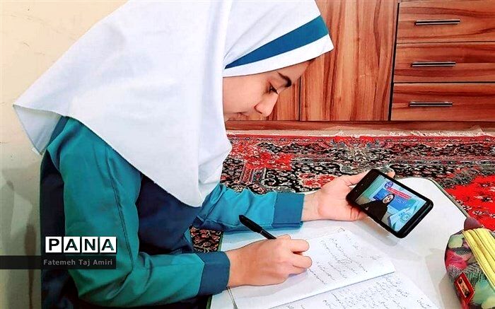 دانش‌آموزان باید در برابر رسانه به ابزار تفکر مجهز شده باشند