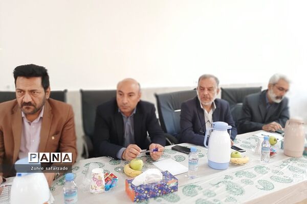 جلسه شورای آموزش و‌ پرورش رودهن