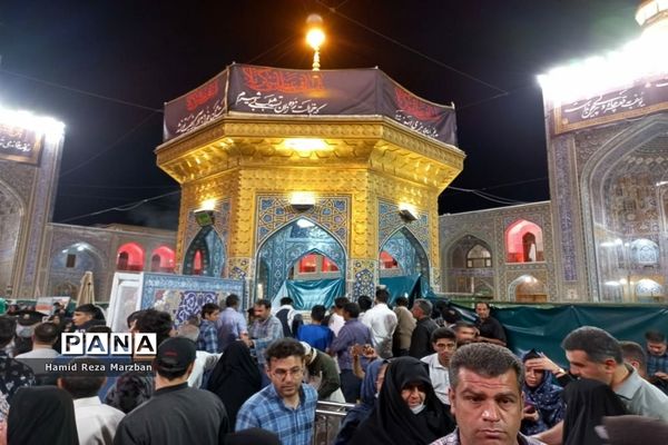 حال و هوای یک شب در حرم امام مهربانی‌ها