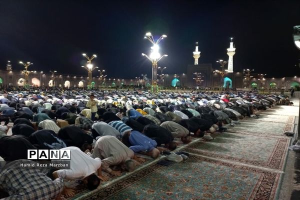حال و هوای یک شب در حرم امام مهربانی‌ها