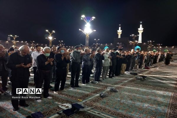 حال و هوای یک شب در حرم امام مهربانی‌ها