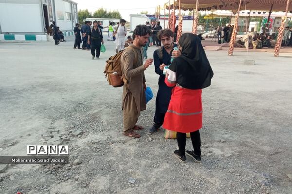 پذیرایی از زائران پاکستانی اربعین در مرز بین‌المللی ریمدان