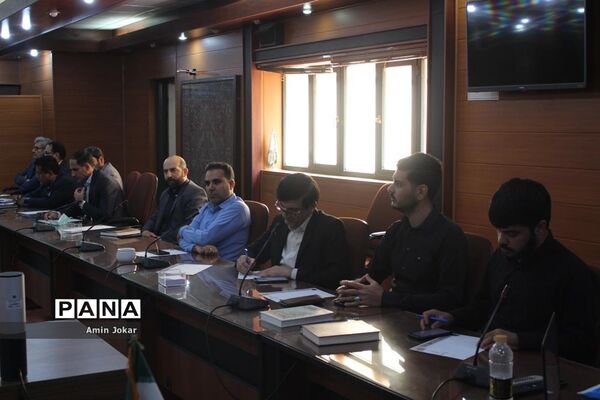 نشست هیات اندیشه‌ورز سازمان بسیج فرهنگیان استان فارس با موضوع هفته دفاع مقدس