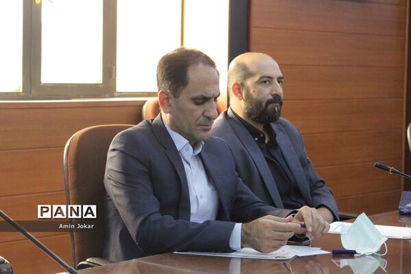 نشست هیات اندیشه‌ورز سازمان بسیج فرهنگیان استان فارس با موضوع هفته دفاع مقدس