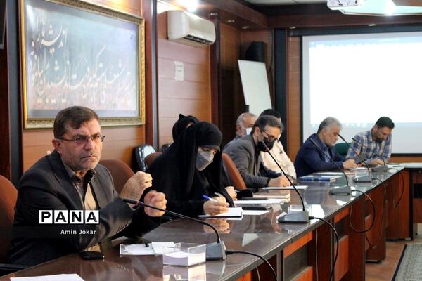 نشست هیات اندیشه‌ورز سازمان بسیج فرهنگیان استان فارس با موضوع هفته دفاع مقدس