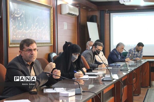 نشست هیات اندیشه‌ورز سازمان بسیج فرهنگیان استان فارس با موضوع هفته دفاع مقدس