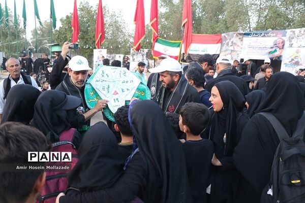 موکب فرزندان حاج‌قاسم در مسیر نجف به کربلا