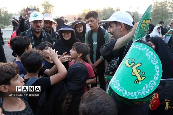 موکب فرزندان حاج‌قاسم در مسیر نجف به کربلا