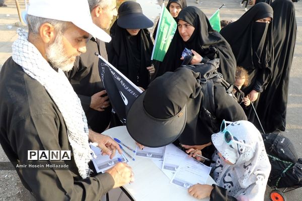 موکب فرزندان حاج‌قاسم در مسیر نجف به کربلا