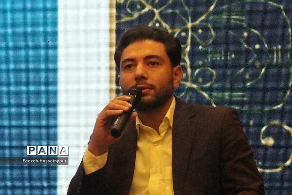 ویژه‌برنامه‌ شب شعر در هجدهمین جشنواره الگوی برتر تدریس