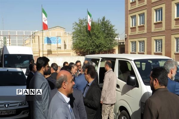 افتتاح سالن ورزشی دبیرستان استعدادهای درخشان شهید باهنر سه با حضور معاون اجرایی رئیس‌جمهوری در البرز