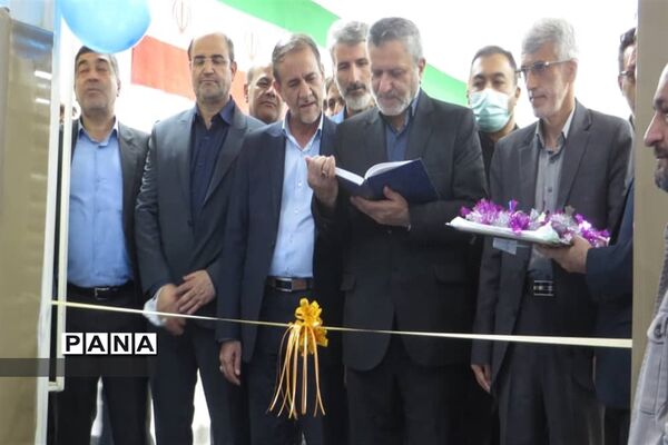 افتتاح سالن ورزشی دبیرستان استعدادهای درخشان شهید باهنر سه با حضور معاون اجرایی رئیس‌جمهوری در البرز