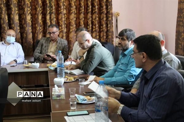 نشست مدیران مدارس در گلوگاه