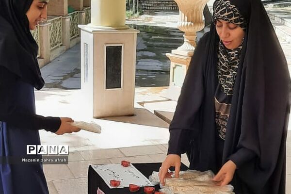 حرکت نمادین دانش‌آموزان رودهن از پیاده‌روی اربعین