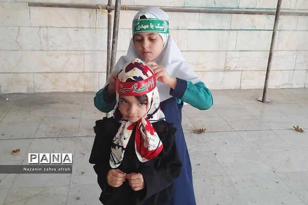 حرکت نمادین دانش‌آموزان رودهن از پیاده‌روی اربعین