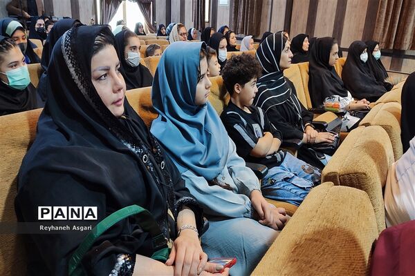 آیین اختتامیه جشنواره‌های نوجوان سالم و یاریگران زندگی در شهرستان قرچک