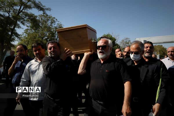 مراسم تشییع پیکر فیلمساز برجسته تبریزی