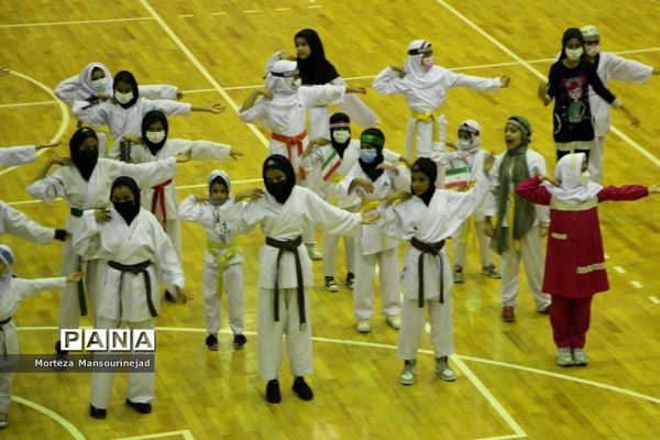 همایش بزرگ دختران فاطمی هرمزگان به مناسبت اربعین حسینی