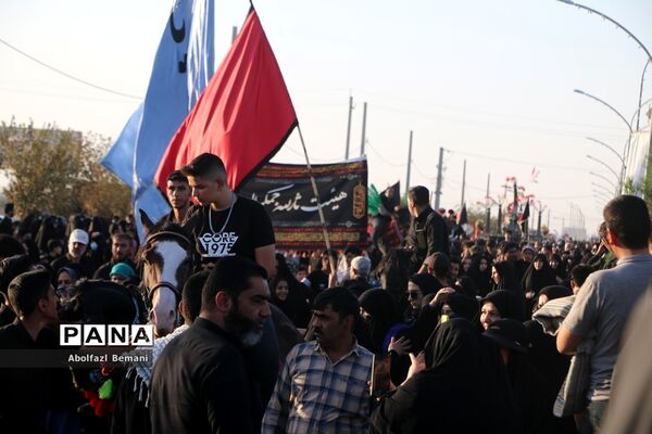 راهپیمایی عاشقان سیدالشهدا(ع) به‌مناسبت روز اربعین در قم-2