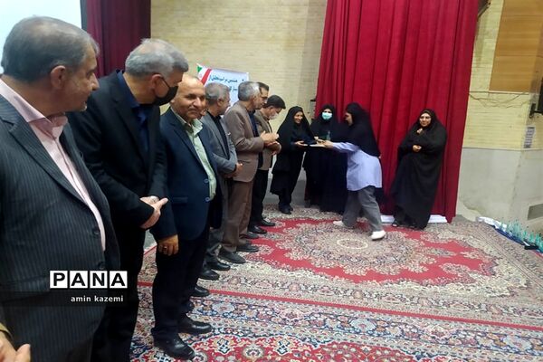 مراسم تجلیل از برگزیدگان هشتمین جشنواره ستارگان علمی در داراب استان فارس