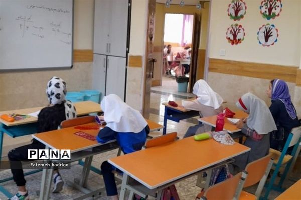 اجرای برنامه‌های اوقات فراغت پایگاه‌های تابستانی در ناحیه دو بهارستان